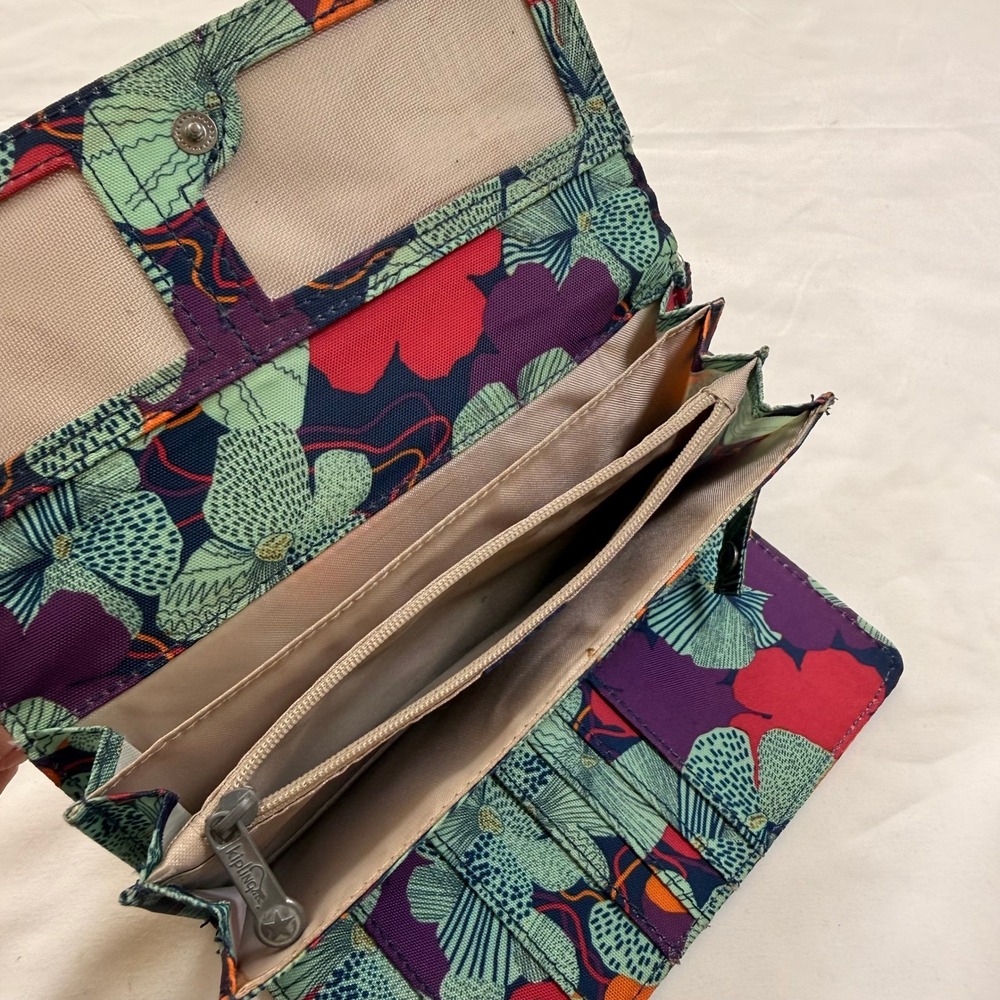 Kipling Floral Nylon Trifold Wallet Red Green Purple with Monkey Keychain - Picture 9 of 11